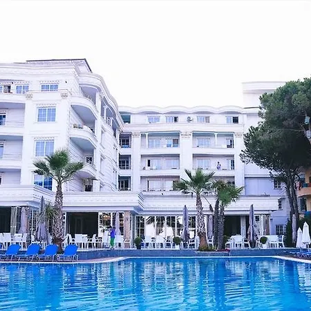 Fafa Hotel Отель Голем