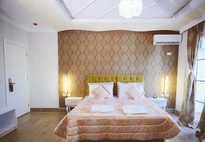 Fafa Hotel Отель 3*